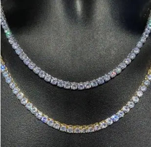Fashionable Diamond-Studded Square Chain Necklace