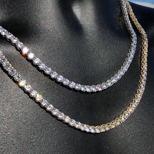 Fashionable Diamond-Studded Square Chain Necklace